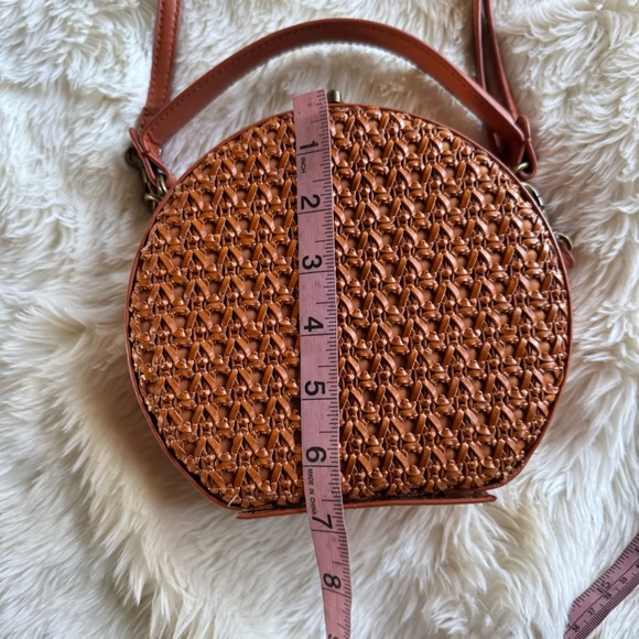 Anthropology Woven‎ Circle Crossbody Bag - Picture 9 of 11